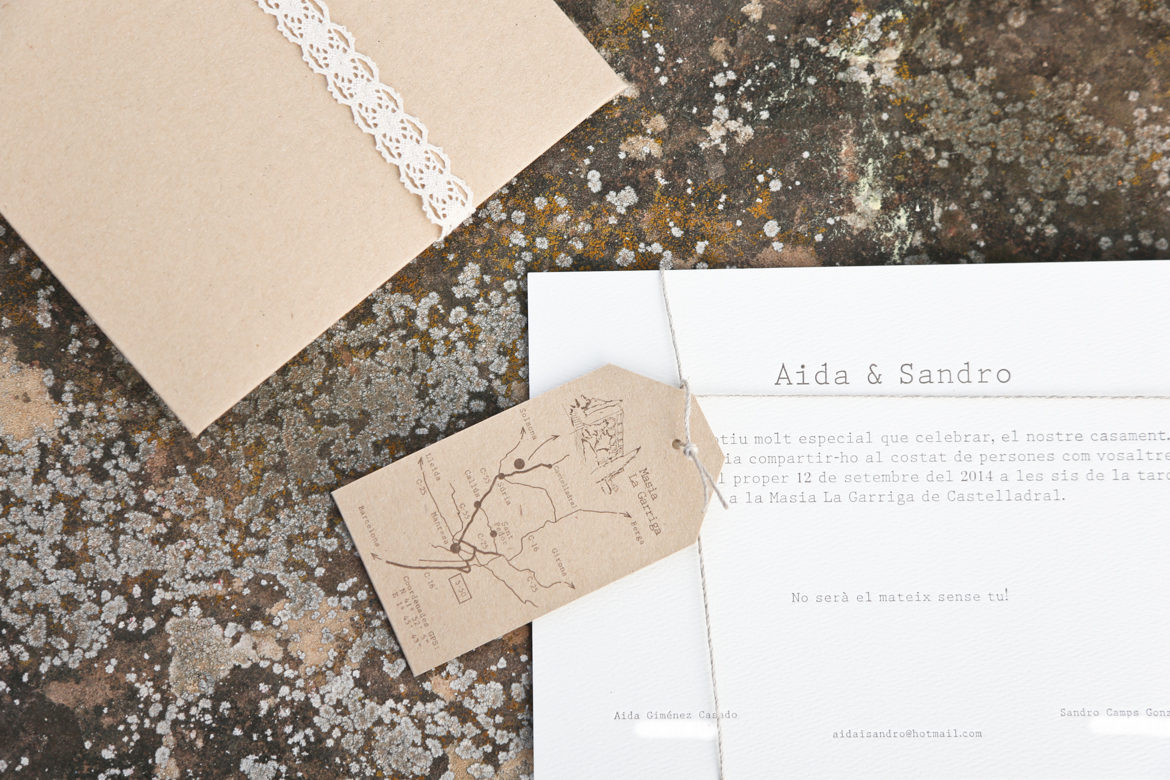 Invitacions per un casament al camp